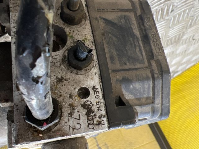 bontott AUDI A4 B6 ABS Kocka