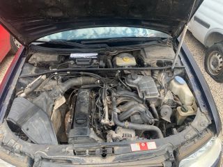 bontott AUDI A4 B6 Motor (Fűzött blokk hengerfejjel)