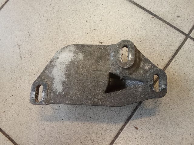 bontott AUDI A4 B6 Motor Tartó Bak (Pozíciófüggetlen)