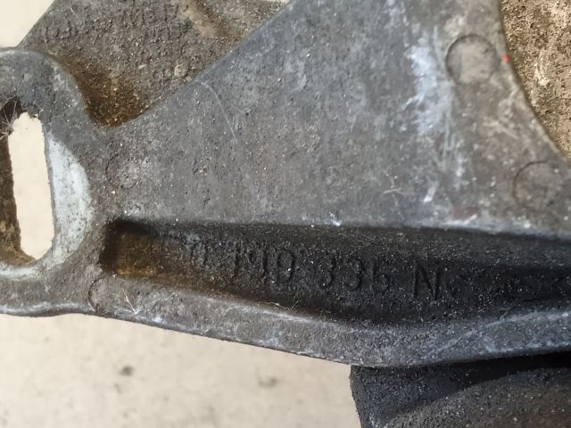 bontott AUDI A4 B6 Motor Tartó Bak (Pozíciófüggetlen)