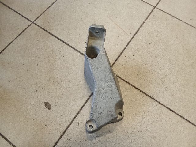 bontott AUDI A4 B6 Motor Tartó Bak (Pozíciófüggetlen)