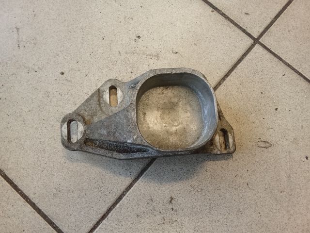 bontott AUDI A4 B6 Motor Tartó Bak (Pozíciófüggetlen)