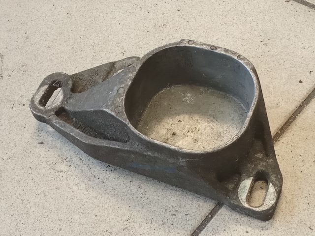 bontott AUDI A4 B6 Motor Tartó Bak (Pozíciófüggetlen)