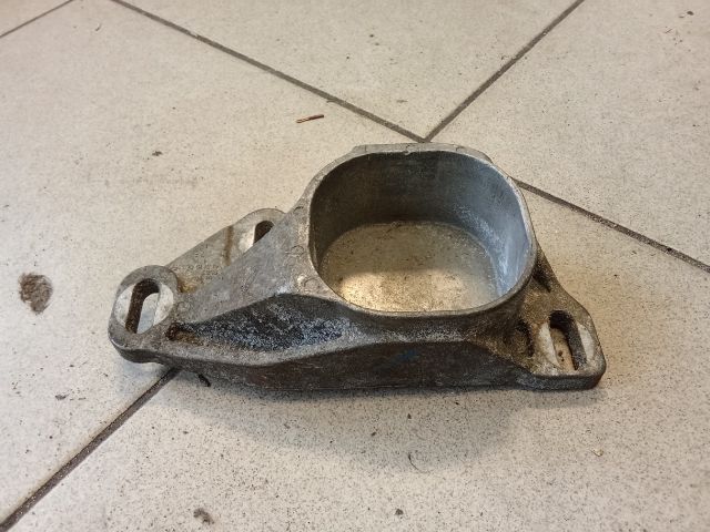 bontott AUDI A4 B6 Motor Tartó Bak (Pozíciófüggetlen)