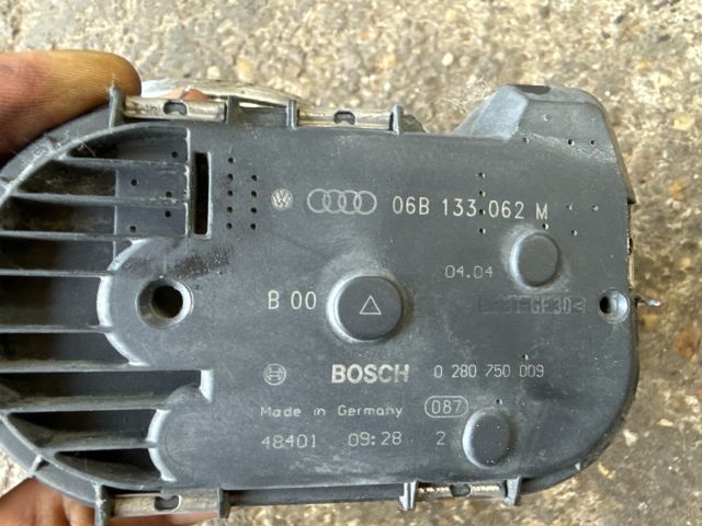 bontott AUDI A4 B6 Fojtószelep (Elektromos)