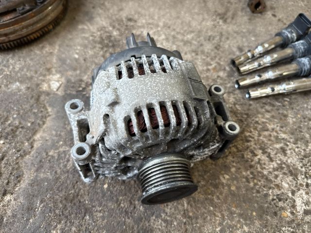 bontott AUDI A4 B6 Generátor