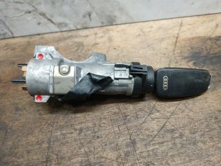 bontott AUDI A4 B6 Gyújtáskapcsoló Házzal