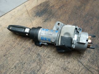 bontott AUDI A4 B6 Gyújtáskapcsoló Házzal