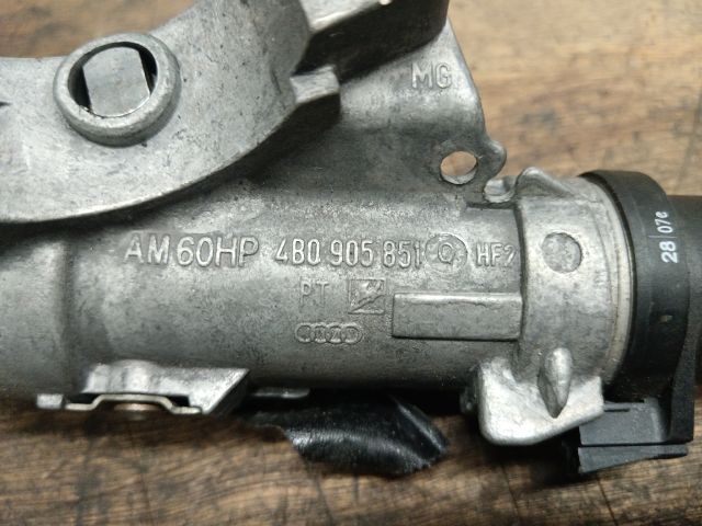 bontott AUDI A4 B6 Gyújtáskapcsoló Házzal