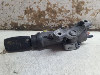 bontott AUDI A4 B6 Gyújtáskapcsoló Házzal