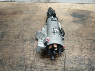bontott AUDI A4 B6 Gyújtáskapcsoló Házzal