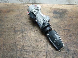 bontott AUDI A4 B6 Gyújtáskapcsoló Házzal