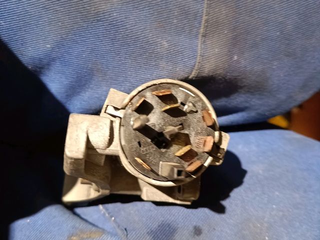 bontott AUDI A4 B6 Gyújtáskapcsoló