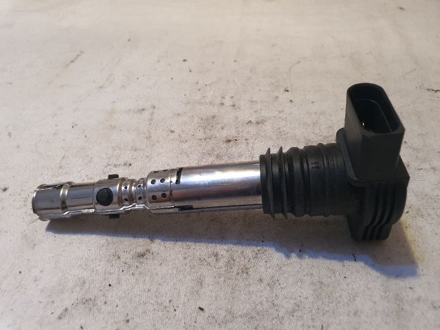 bontott AUDI A4 B6 Gyújtótrafó