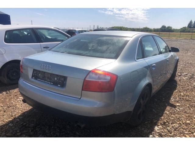 bontott AUDI A4 B6 Hengerfej Vízkivezető