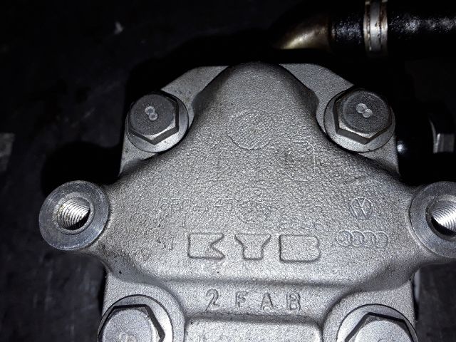 bontott AUDI A4 B6 Kormányszervó Motor (Hidraulikus)