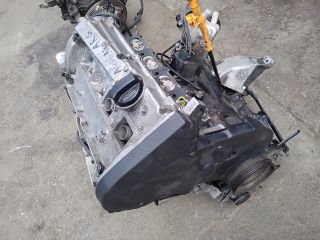 bontott AUDI A4 B6 Motor (Fűzött blokk hengerfejjel)