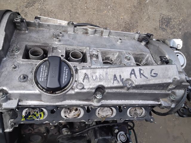 bontott AUDI A4 B6 Motor (Fűzött blokk hengerfejjel)