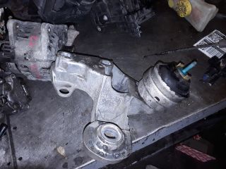 bontott AUDI A4 B6 Motor Tartó Bak (Fém)