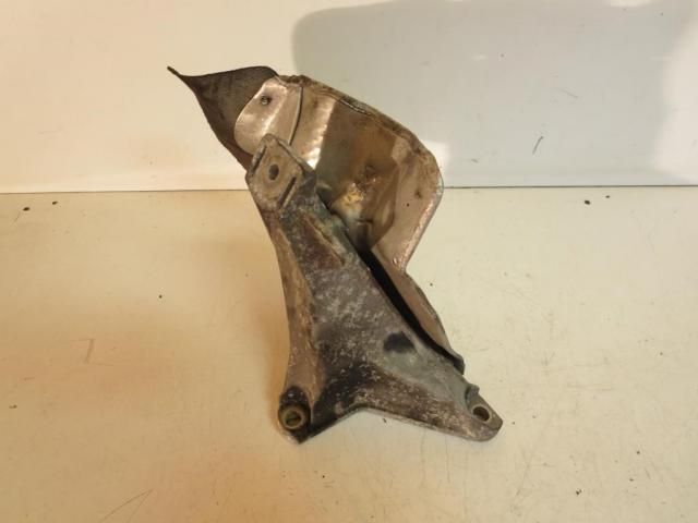 bontott AUDI A4 B6 Motor Tartó Bak (Fém)