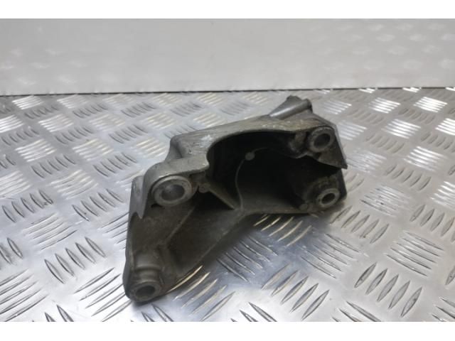 bontott AUDI A4 B6 Motor Tartó Bak (Pozíciófüggetlen)