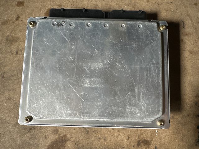 bontott AUDI A4 B6 Motorvezérlő