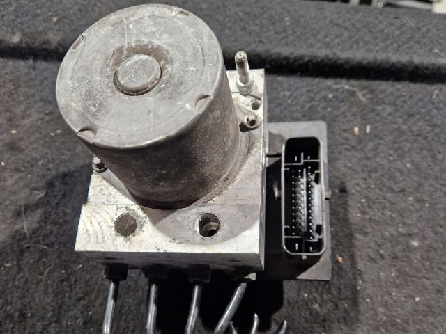 bontott AUDI A4 B6 ABS Kocka