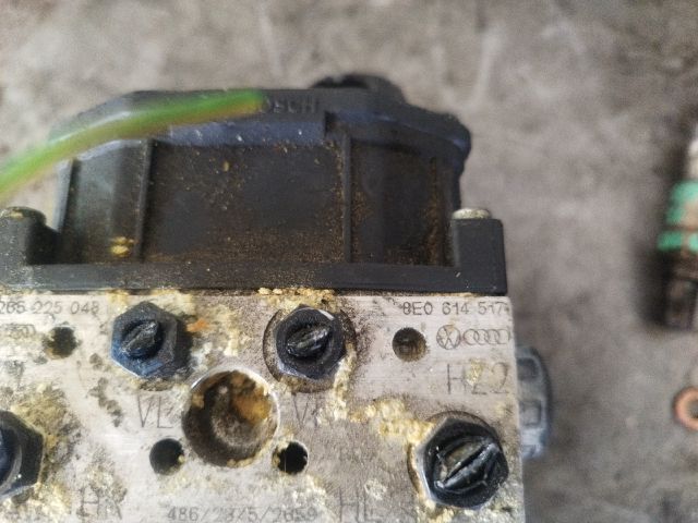 bontott AUDI A4 B6 ABS Kocka