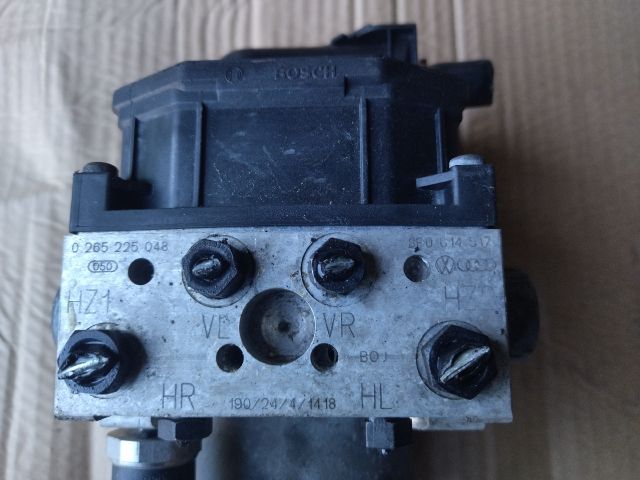 bontott AUDI A4 B6 ABS Kocka