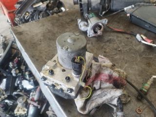 bontott AUDI A4 B6 ABS Kocka