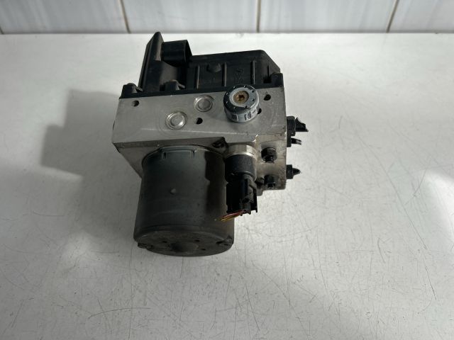 bontott AUDI A4 B6 ABS Kocka