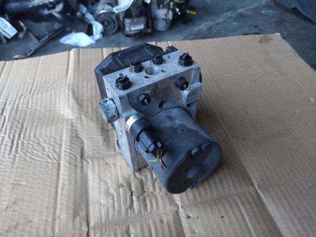 bontott AUDI A4 B6 ABS Kocka