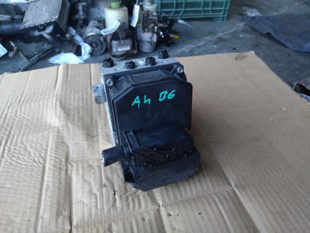 bontott AUDI A4 B6 ABS Kocka