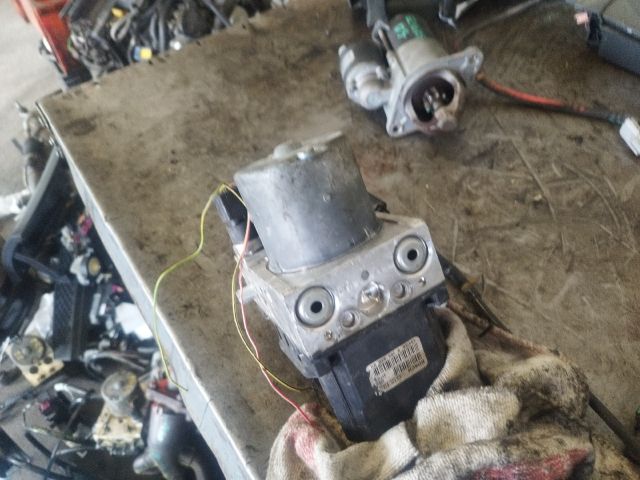 bontott AUDI A4 B6 ABS Kocka