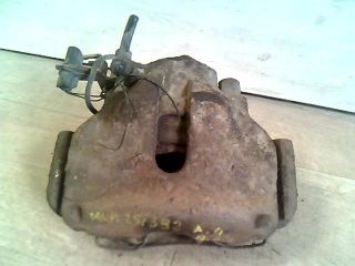 bontott AUDI A4 B6 Bal első Féknyereg Munkahengerrel