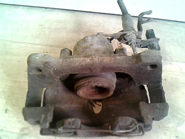 bontott AUDI A4 B6 Bal első Féknyereg Munkahengerrel