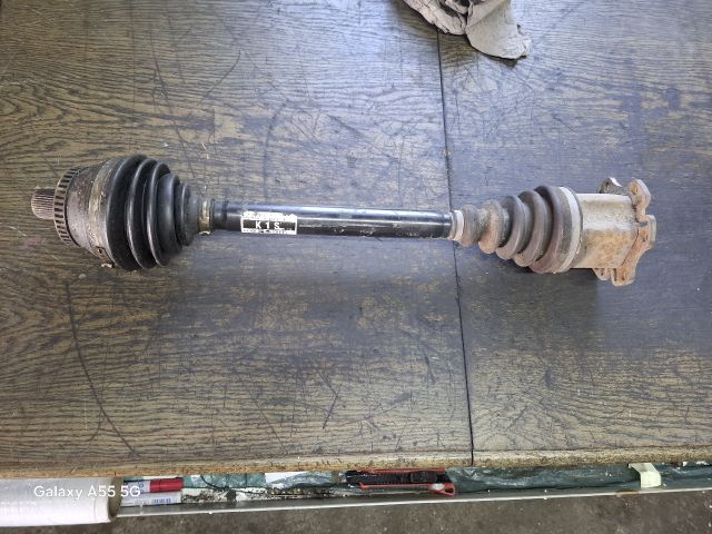 bontott AUDI A4 B6 Bal Féltengely