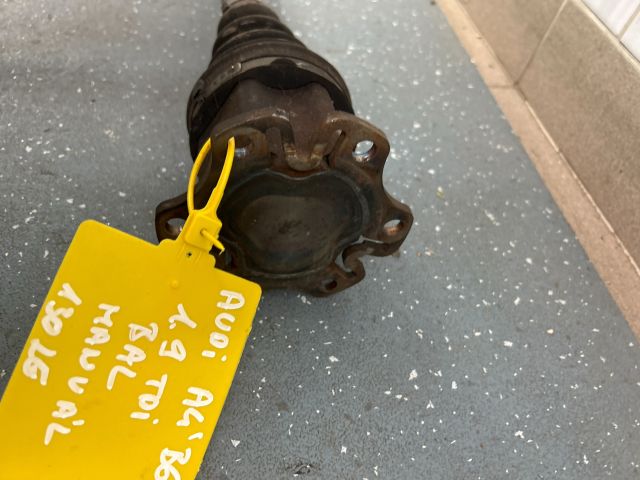 bontott AUDI A4 B6 Bal Féltengely