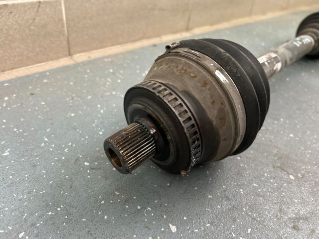 bontott AUDI A4 B6 Bal Féltengely