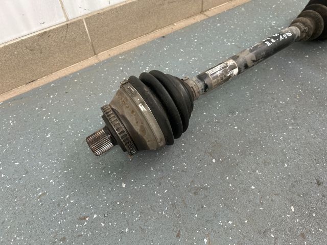 bontott AUDI A4 B6 Bal Féltengely