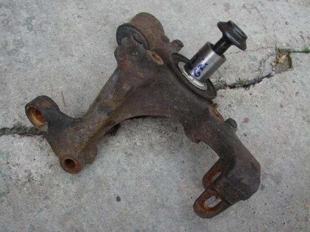 bontott AUDI A4 B6 Bal hátsó Csonkállvány