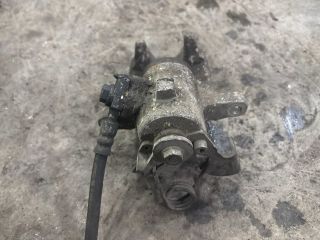 bontott AUDI A4 B6 Bal hátsó Féknyereg Munkahengerrel