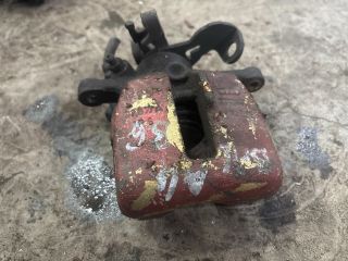 bontott AUDI A4 B6 Bal hátsó Féknyereg Munkahengerrel