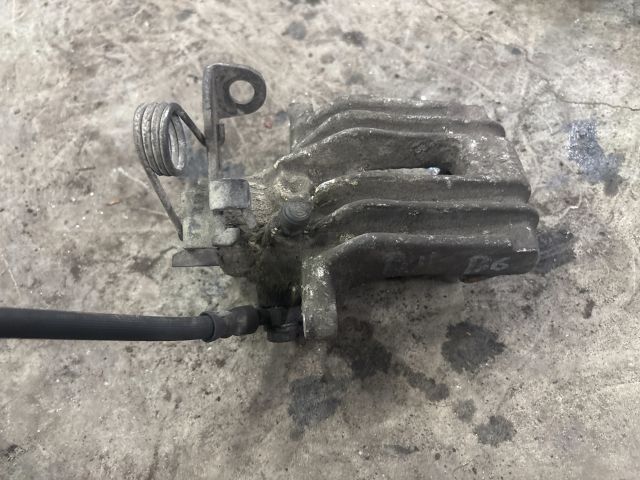 bontott AUDI A4 B6 Bal hátsó Féknyereg Munkahengerrel