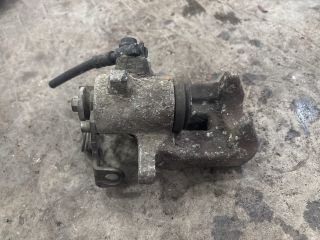 bontott AUDI A4 B6 Bal hátsó Féknyereg Munkahengerrel