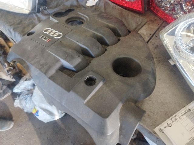 bontott AUDI A4 B6 Felső Motorburkolat
