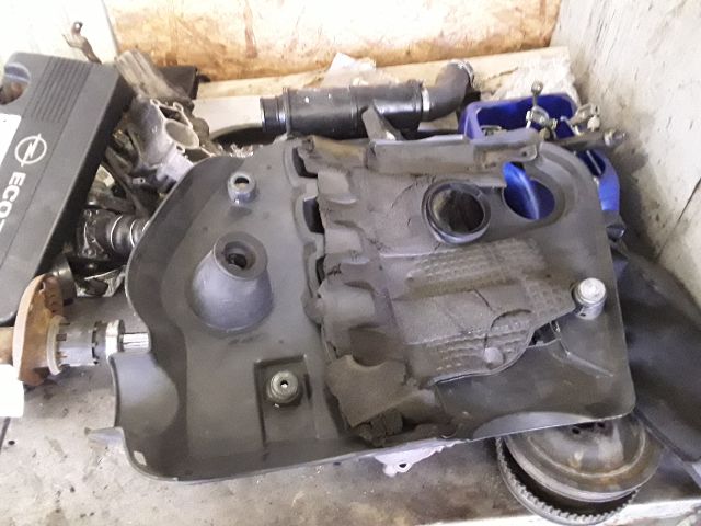 bontott AUDI A4 B6 Felső Motorburkolat