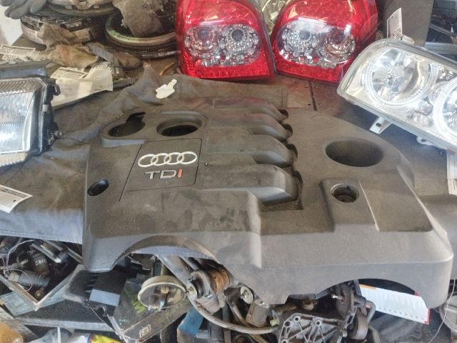 bontott AUDI A4 B6 Felső Motorburkolat