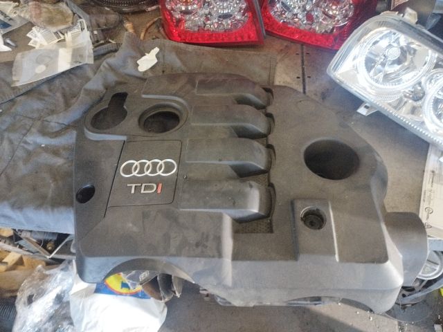 bontott AUDI A4 B6 Felső Motorburkolat
