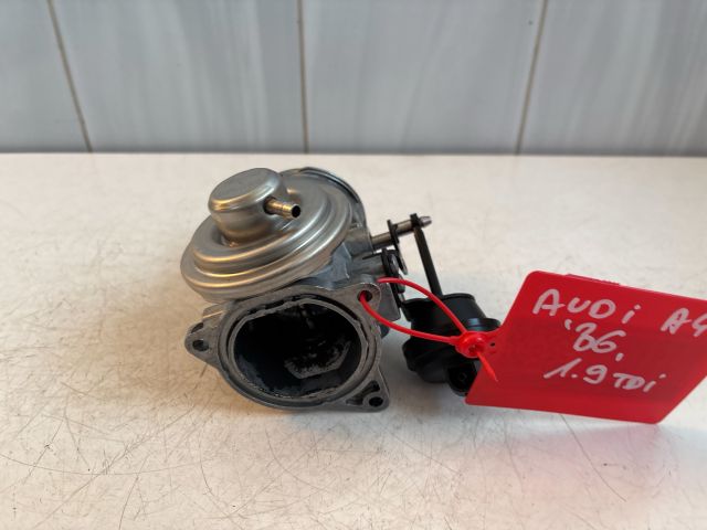 bontott AUDI A4 B6 Fojtószelep (Mechanikus)